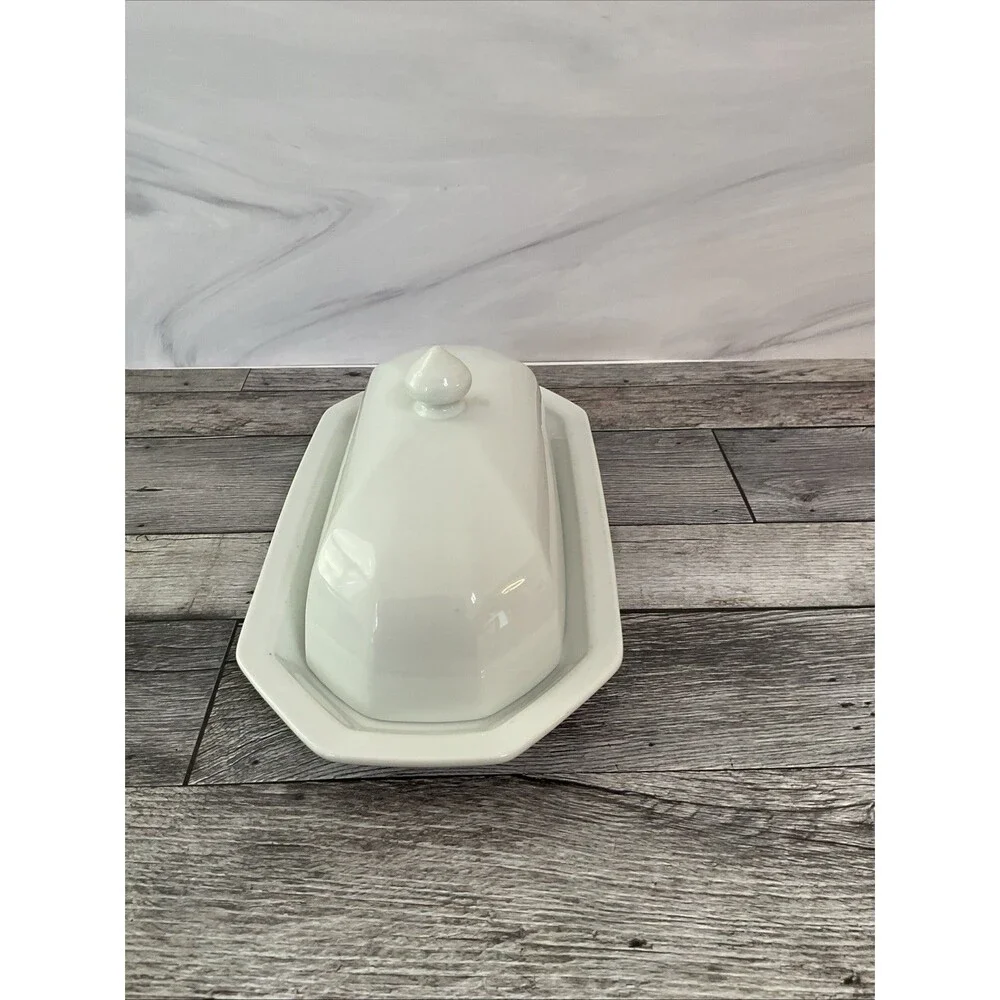 Savoir Vivre Madison Blanche Butter Dish with Knob Ceramic White